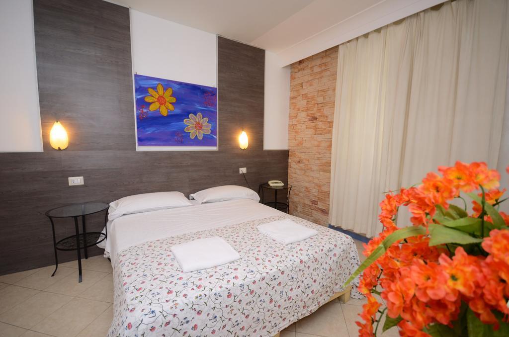 Hotel Clinton Casoria Buitenkant foto