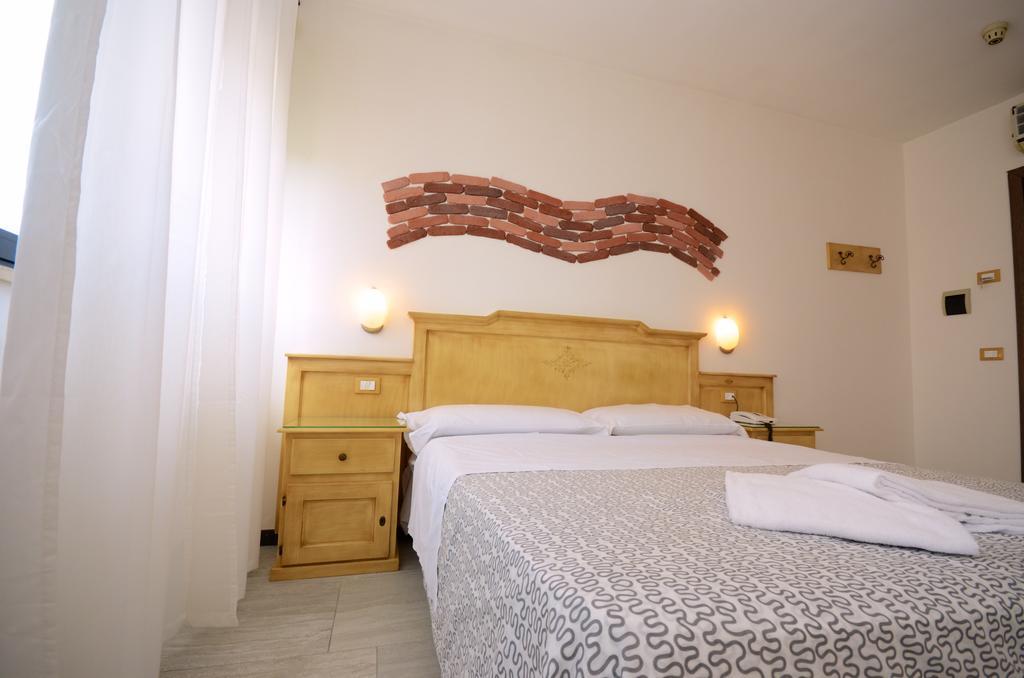 Hotel Clinton Casoria Buitenkant foto