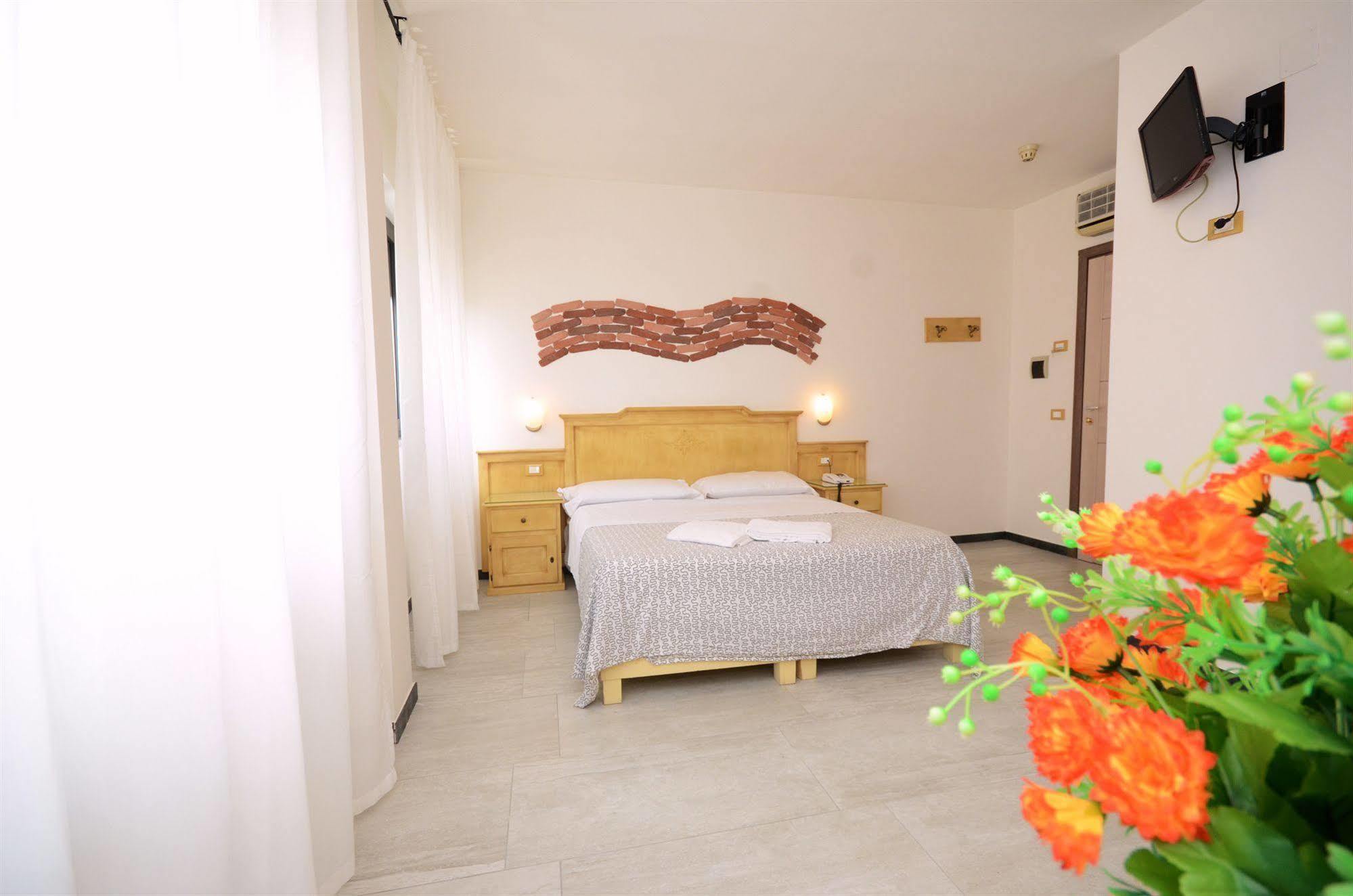 Hotel Clinton Casoria Buitenkant foto