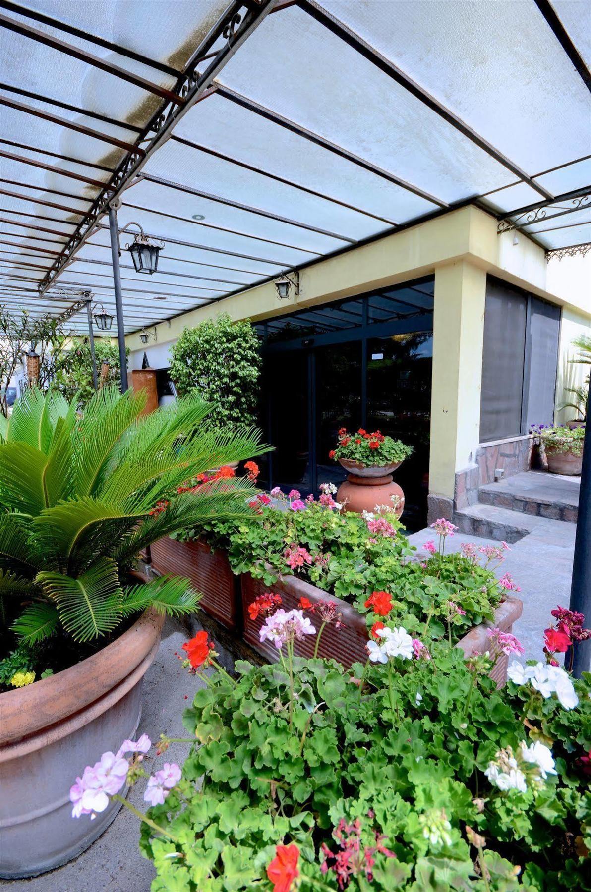 Hotel Clinton Casoria Buitenkant foto
