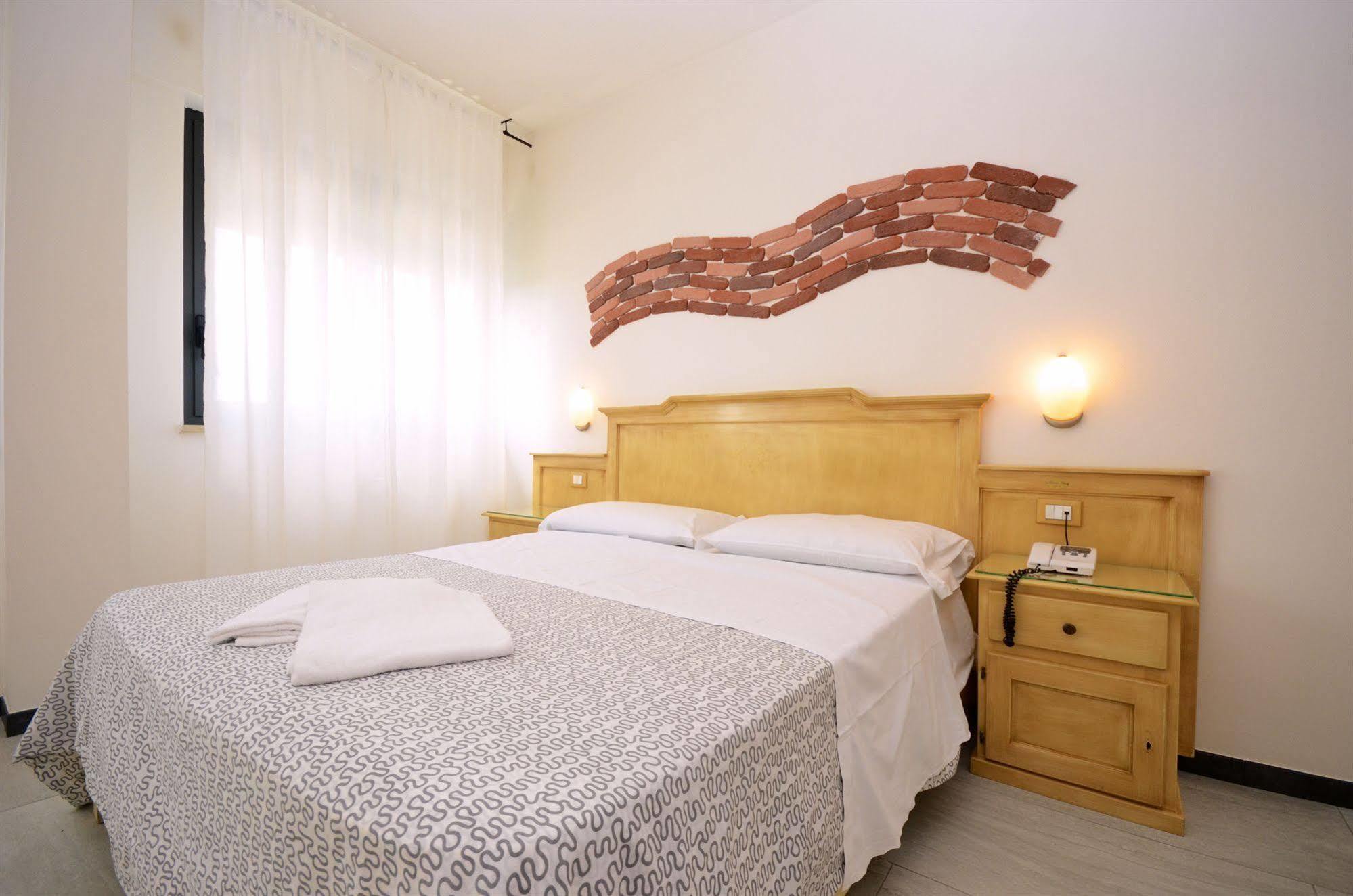 Hotel Clinton Casoria Buitenkant foto